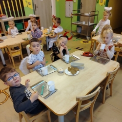 4b84cb9b-4a3b-4ade-bfed-6a10bf4929d3