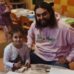 db9a6410-fd71-4285-98ea-6fc87b661127