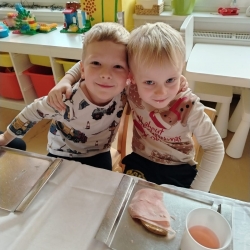 dcb5fa09-ba9f-44be-862e-9ad7fb5b8111