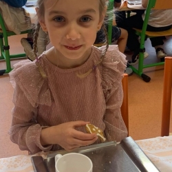 f5e04960-0d02-4e25-9ebf-c5d9c6630a2c