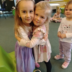 e9b975cb-6aed-41b8-950e-897ef350e516