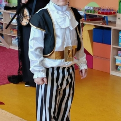 7b76cad7-6141-414b-8bbb-f2db85d20e87