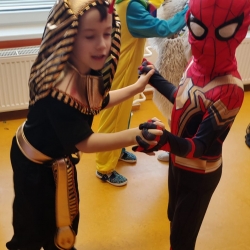 68c8f9cb-825d-41ef-a838-711e45d8b8fe