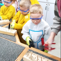 fe8ace35-5ee7-4da8-92e3-d0ac32e44696