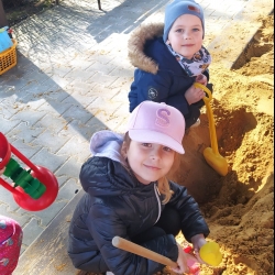 5ef4928c-d44e-4a38-a3c6-51d5c3683f6e